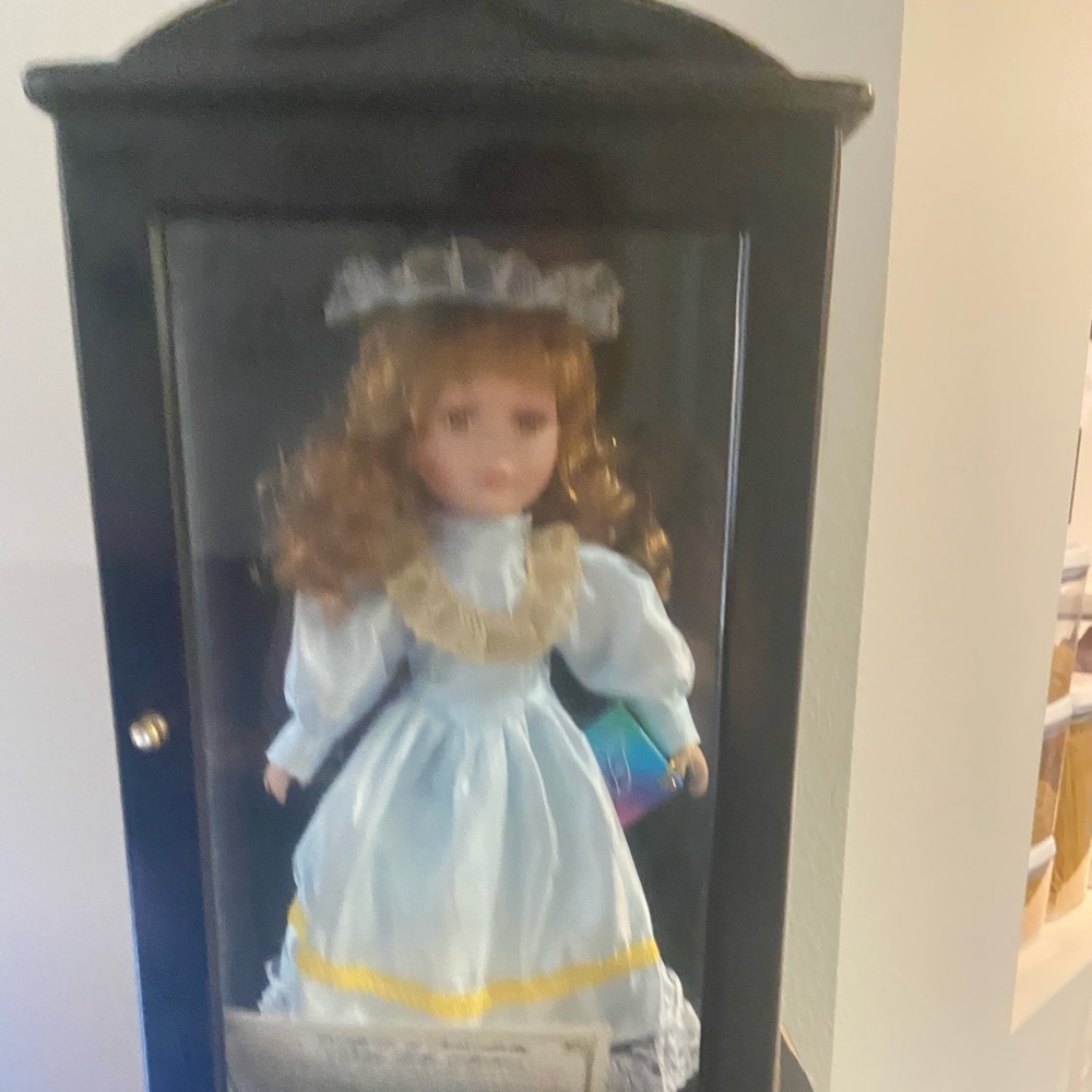 ASHLEY BELLE DOLL - Picture 2 of 10